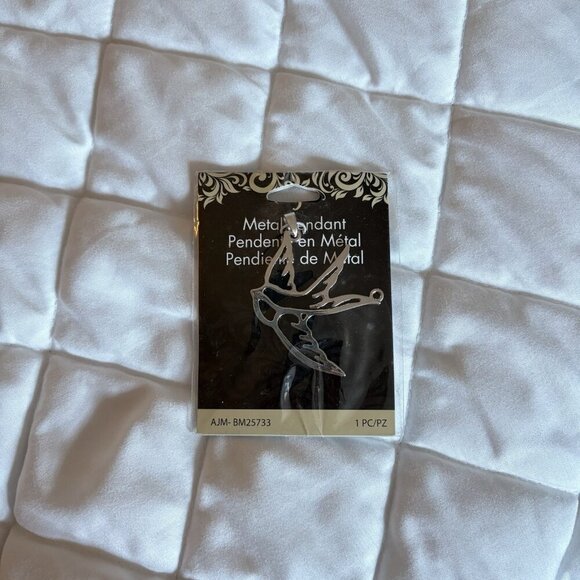 NEW BLUE MOON BEADS Necklace Pendant Metal Bird Dove Silver Tone - Picture 1 of 5